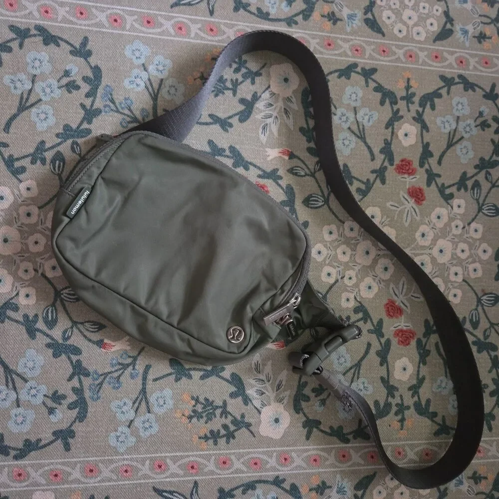 Lululemon Everywhere Belt Bag Large One Size LU9B11S GRSG NWT Green